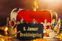 6. Januar – Dreikönigstag, mit goldener Krone und leuchtendem Stern.