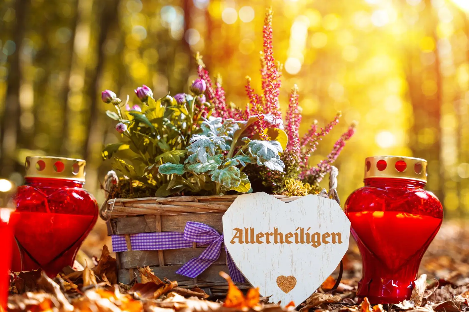 Allerheiligen feiertag grabgesteck