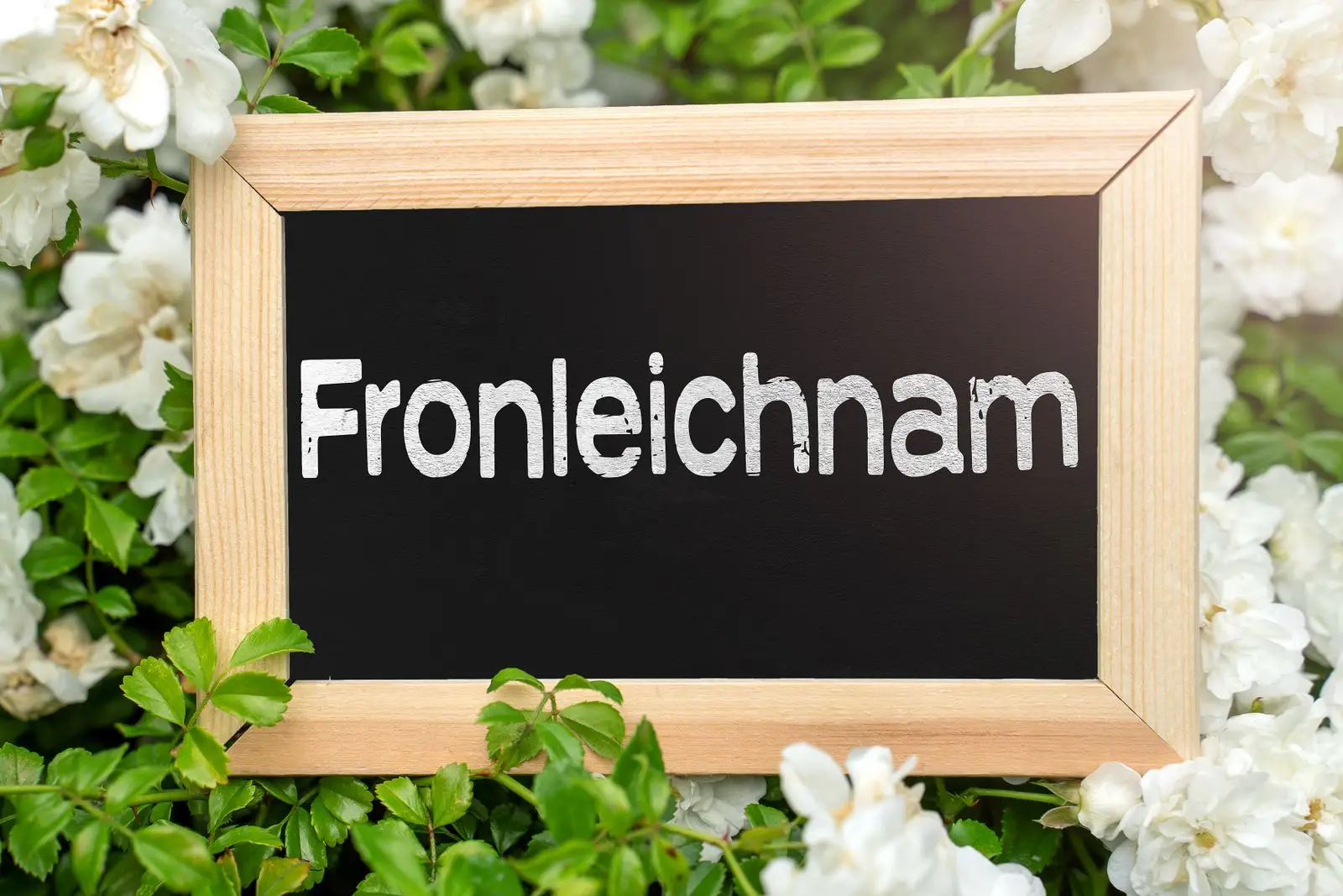 Fronleichnam schrift auf holzschild