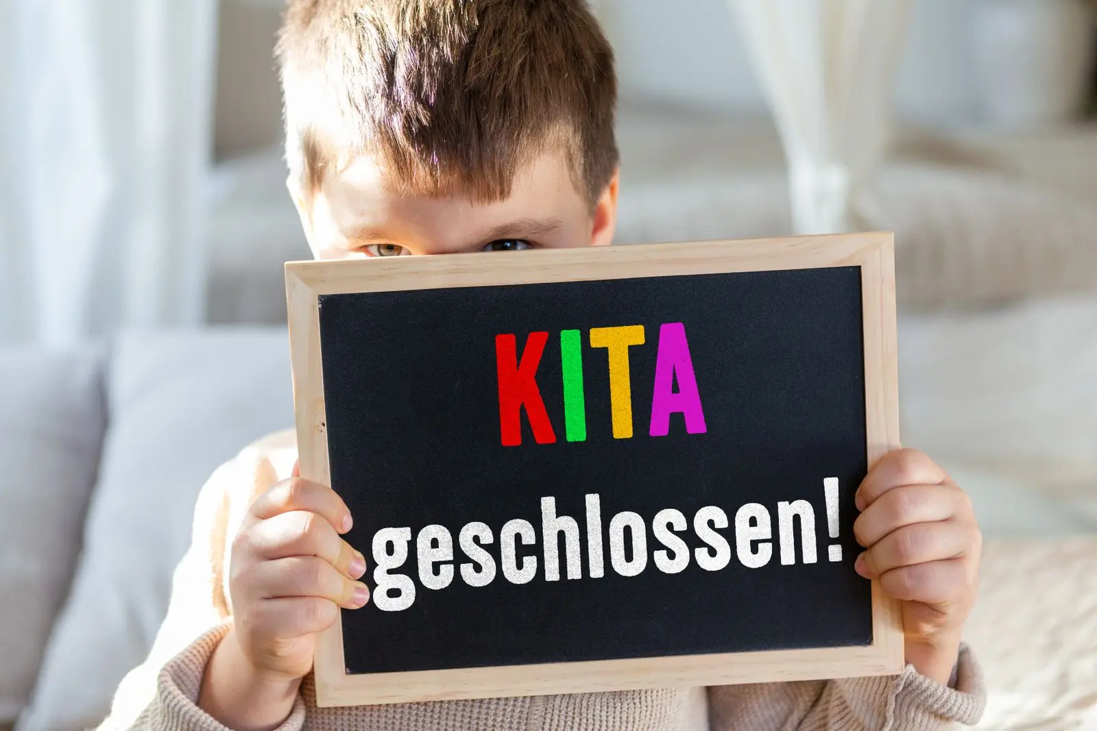 Kita geschlossen schild